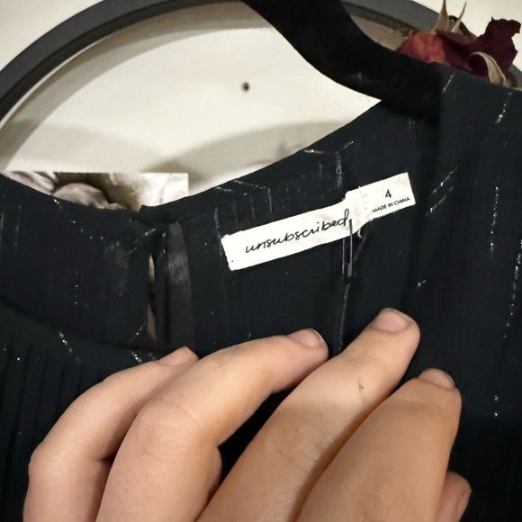 Unsubscribed silk black and silver long sleeve flowy pleated lined blouse - Picture 5 of 8